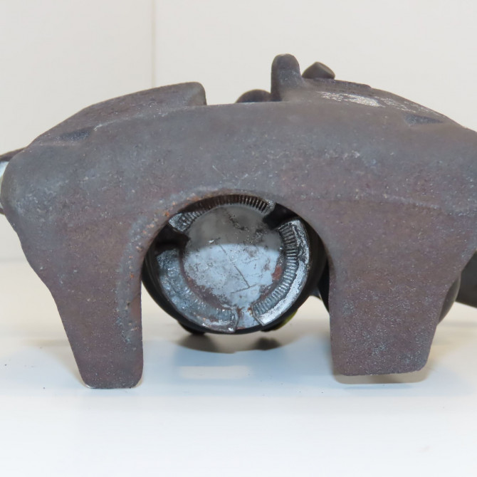 Etrier de frein arrière gauche occasion AUDI A4 III Phase 2 AVANT 10-2011->03-2016 8K0615403E 2