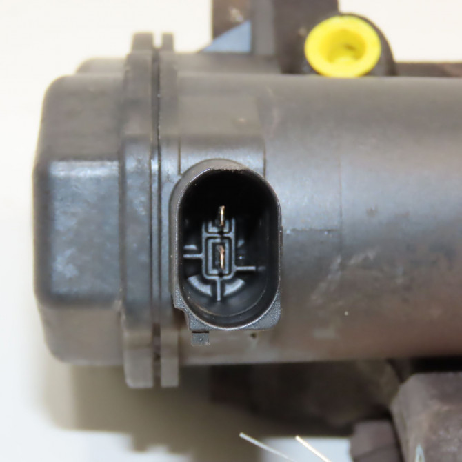 Etrier de frein arrière gauche occasion AUDI A4 III Phase 2 AVANT 10-2011->03-2016 8K0615403E 5