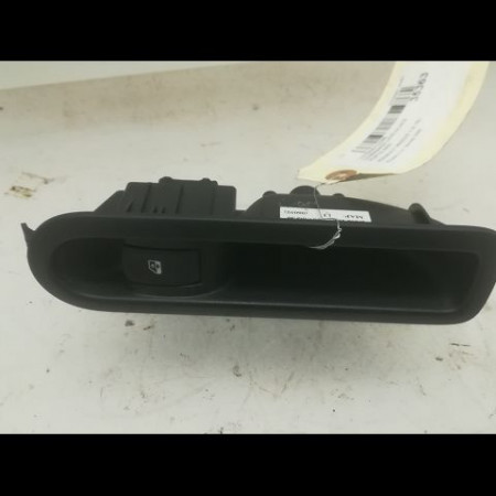 Commande leve-glace porte arrière droite occasion RENAULT MODUS Phase 2 01-2008->12-2012 1.2i 16v 75ch 8200214936