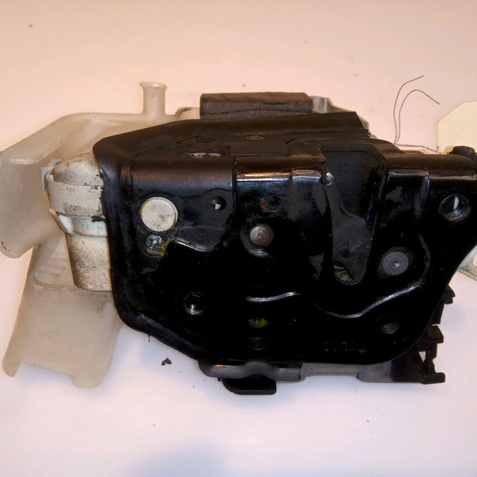 Serrure porte avg occasion AUDI A1 Phase 1 06-2010->03-2015 1.2 TFSI 86ch 8J1837015E 1