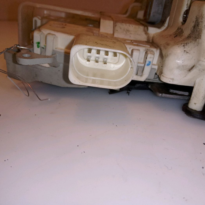 Serrure porte avg occasion AUDI A1 Phase 1 06-2010->03-2015 1.2 TFSI 86ch 8J1837015E 3