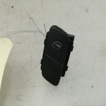 Commande lève-glace porte avant droite occasion VOLKSWAGEN POLO IV Phase 1 01-2002->05-2005 1.9 SDI 6Q09598569B9