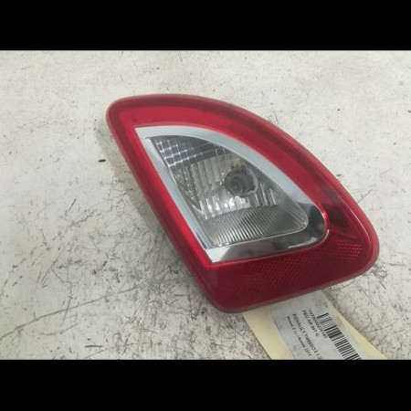Feu arrière interieur gauche occasion RENAULT TWINGO II Phase 2 12-2011->12-2014 1.2i 16v 75ch