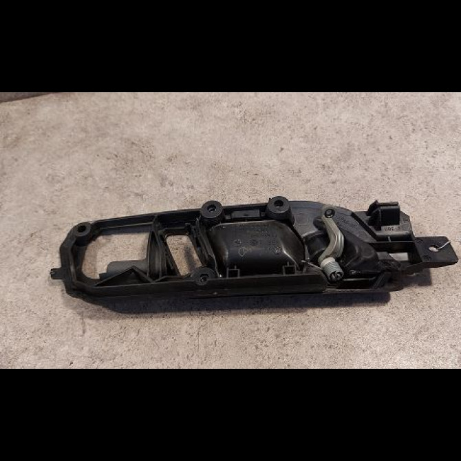 Poignee int porte avg occasion VOLKSWAGEN POLO IV Phase 2 05-2005->09-2009 1.4 TDI 70ch 6Q1837173G 2