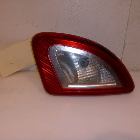 Feu arrière intérieur droit occasion RENAULT TWINGO II Phase 2 12-2011->12-2014 1.2i 16v 75ch