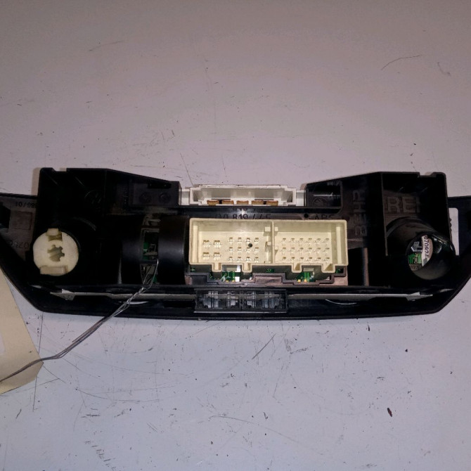 Commande de chauffage occasion VOLKSWAGEN POLO IV Phase 2 05-2005->09-2009 1.4 TDI 80ch 6Q0820045H 2