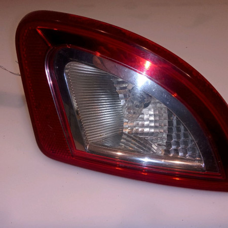 Feu arrière intérieur droit occasion RENAULT TWINGO II Phase 2 12-2011->12-2014 1.2i 16v 75ch