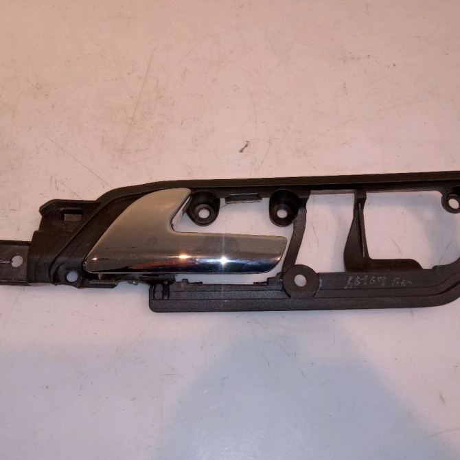 Poignee int porte avg occasion VOLKSWAGEN POLO IV Phase 2 05-2005->09-2009 1.4 TDI 70ch 6Q1837173G 1