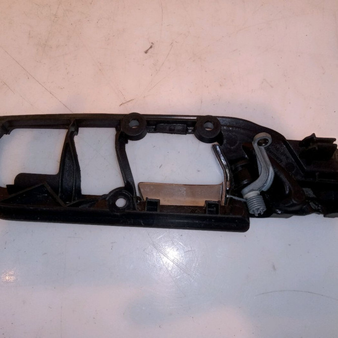 Poignee int porte avg occasion VOLKSWAGEN POLO IV Phase 2 05-2005->09-2009 1.4 TDI 70ch 6Q1837173G 2