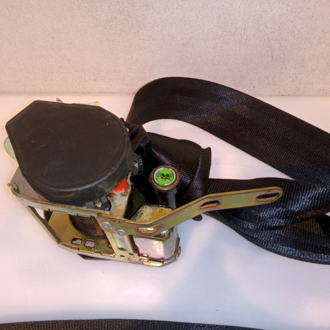 Ceinture avant droite occasion VOLKSWAGEN POLO IV Phase 2 05-2005->09-2009 1.2 65ch 6Q4857706JRAA 2