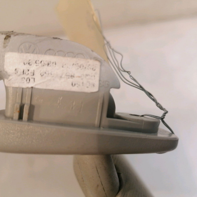 Pare-soleil droit occasion VOLKSWAGEN POLO IV Phase 2 05-2005->09-2009 1.4 TDI 80ch 6Q0857552F2F4 2