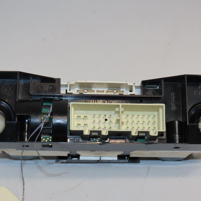 Commande de chauffage occasion AUDI A1 A1 Phase 2 2014-12-01->2019-06-30 1.0 TFSI 95ch 8XA820045A 2