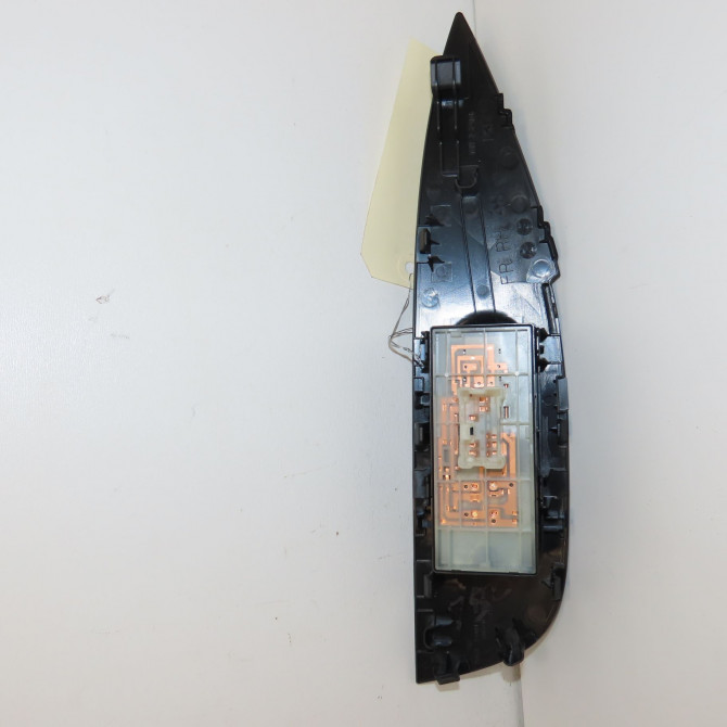 Commande lève-glace porte avant droite occasion NISSAN QASHQAI II Phase 1 02-2014->... 1.2i 115ch 254114BA0A 2