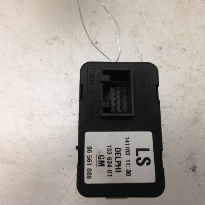 Commande lève-glace porte avant gauche occasion OPEL ZAFIRA I Phase 1 03-1999->07-2005 2.2 DTI 16v 125ch 9100300 2