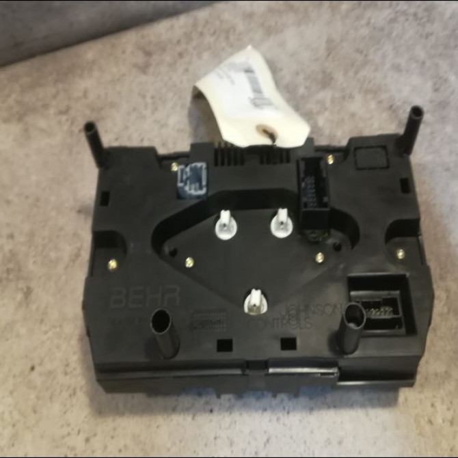 Commande de chauffage occasion PEUGEOT 307 Phase 1 04-2001->06-2005 2.0 HDI 110ch 2