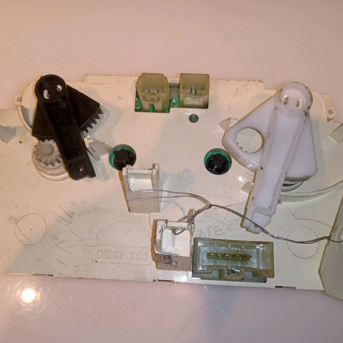 Commande de chauffage occasion PEUGEOT 307 Phase 1 04-2001->06-2005 1.6 HDI 16v 110ch 2