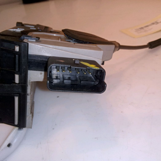 Serrure porte arg occasion PEUGEOT 2008 Phase 1 01-2013->... 1.6 E-HDI 92ch 9812501480 3