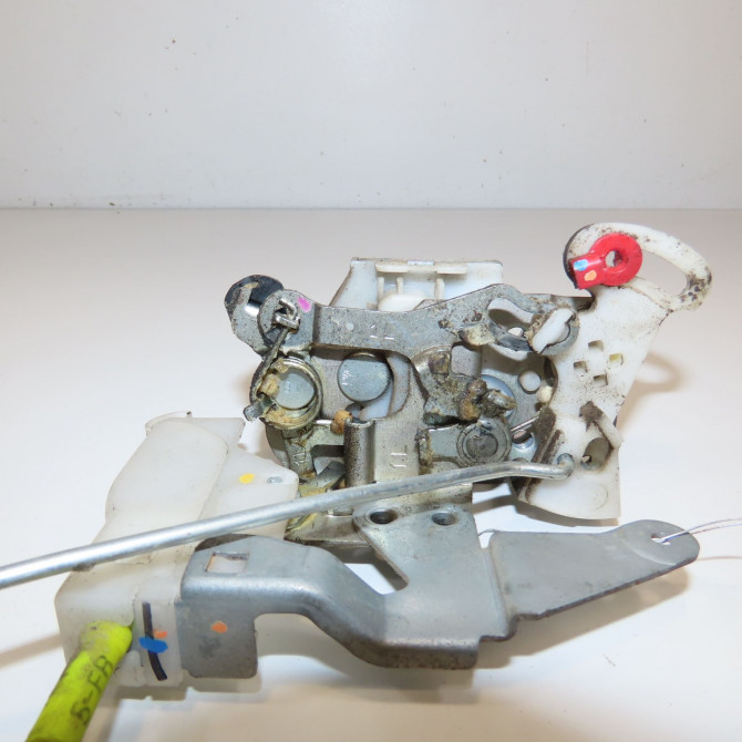 Serrure porte avg occasion PEUGEOT 107 Phase 1 06-2005->12-2008 1.0i 12v 68ch 9135S3 2