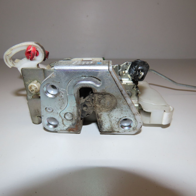 Serrure porte avg occasion PEUGEOT 107 Phase 1 06-2005->12-2008 1.0i 12v 68ch 9135S3 3