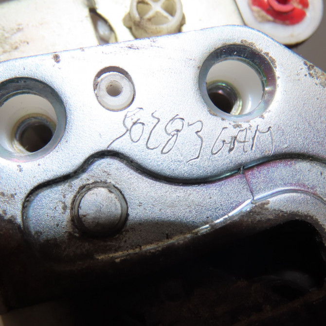 Serrure porte avg occasion PEUGEOT 107 Phase 1 06-2005->12-2008 1.0i 12v 68ch 9135S3 5