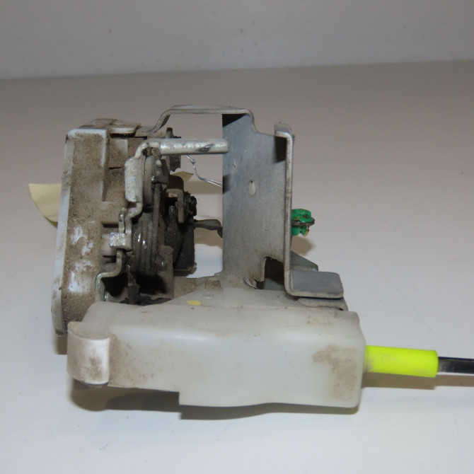 Serrure porte arg occasion PEUGEOT 107 Phase 1 06-2005->12-2008 1.0i 12v 68ch 9137E9 3