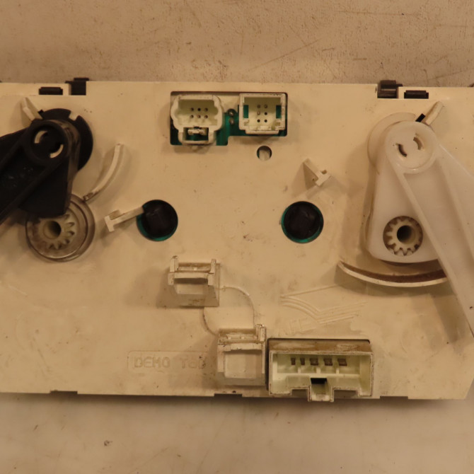 Commande de chauffage occasion PEUGEOT 307 Phase 1 04-2001->06-2005 2.0 HDI 90ch 2