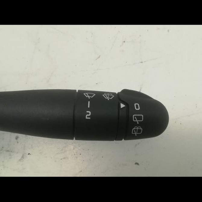 Commande essuie glace occasion RENAULT CLIO II Phase 2 06-2001->07-2006 1.2 2