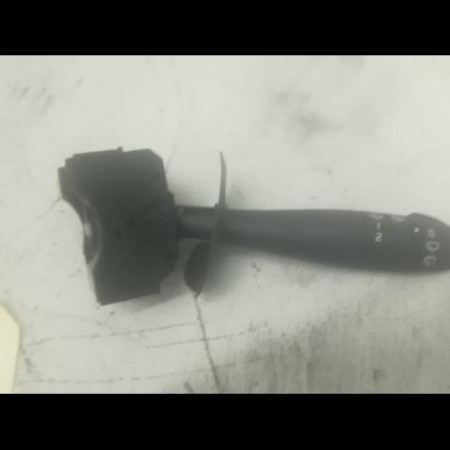 Commande essuie glace occasion RENAULT CLIO II Phase 2 06-2001->07-2006 1.4i 16v