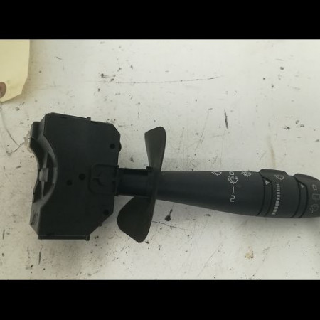 Commande essuie glace occasion RENAULT CLIO II Phase 2 06-2001->07-2006 1.4 16v