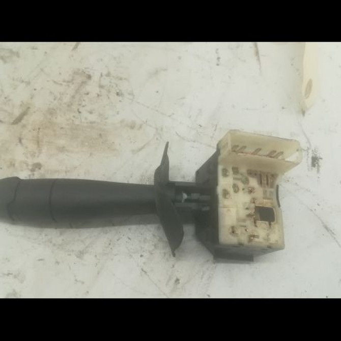 Commande essuie glace occasion RENAULT CLIO II Phase 2 06-2001->07-2006 1.2 2