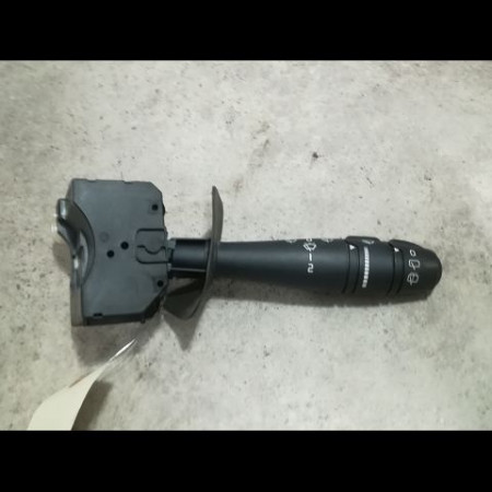 Commande essuie glace occasion RENAULT CLIO II Phase 2 06-2001->07-2006 1.6 16v