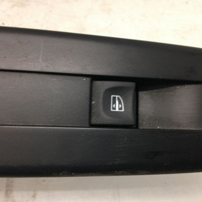 Commande lève-glace porte avant droite occasion RENAULT SCENIC III Phase 3 04-2013->... 1.5 DCI 110ch 2