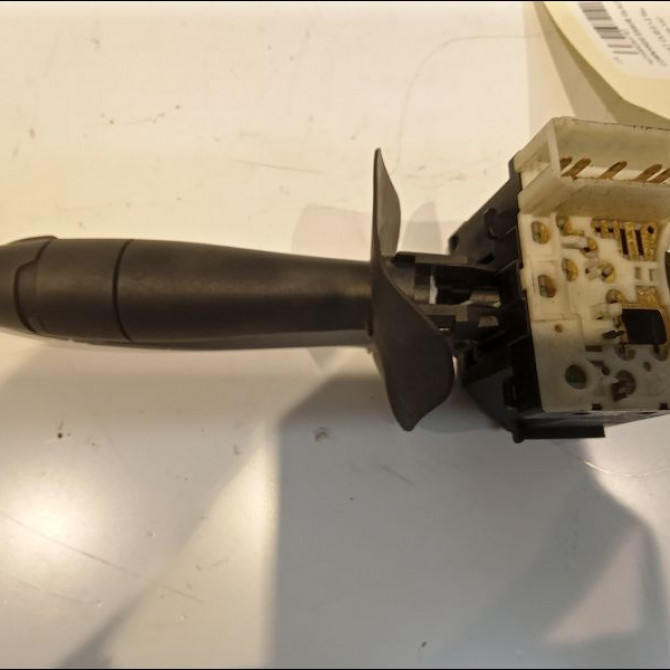Commande essuie glace occasion RENAULT CLIO II Phase 2 06-2001->07-2006 1.2 16v 2
