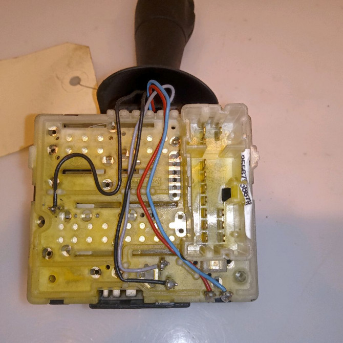 Commande essuie glace occasion RENAULT CAPTUR Phase 1 02-2013->... 1.5 DCI 90ch 8201168016 3