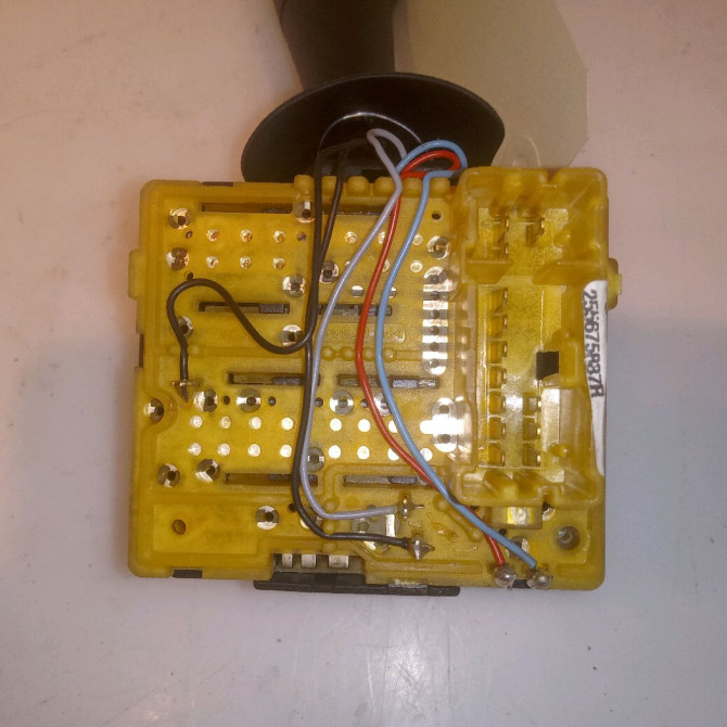 Commande essuie glace occasion RENAULT CLIO IV Phase 1 07-2012->... 1.5 DCI 75ch 8201168016 2