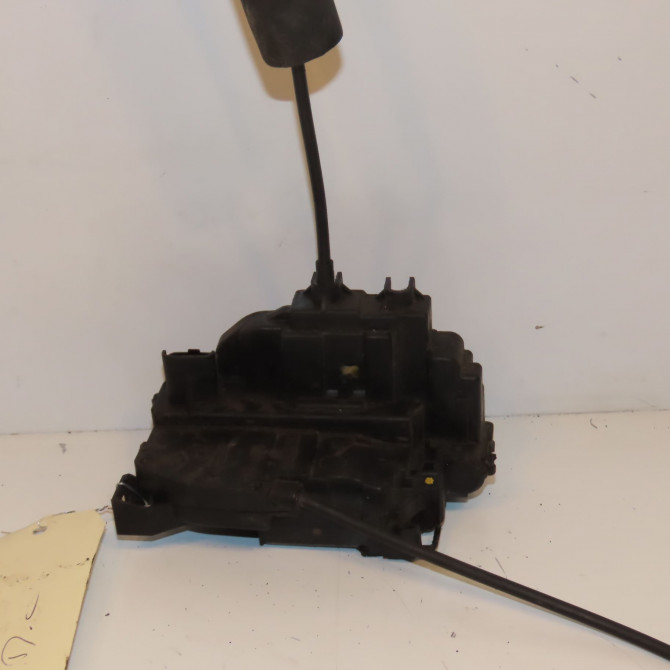 Serrure porte arg occasion RENAULT MEGANE III Phase 1 04-1995->04-1999 1.5 DCI 110ch 825038840R 2