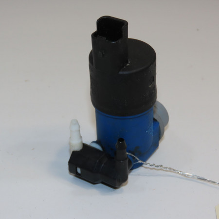 Reservoir lave-glace avant occasion RENAULT CLIO III Phase 2 03-2009->12-2014 1.5 DCI 75ch 7701058023