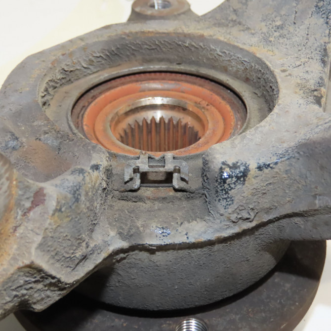 Moyeu avd occasion RENAULT KANGOO II Phase 2 01-2013->... 1.5 DCI 90ch 8200361237 3