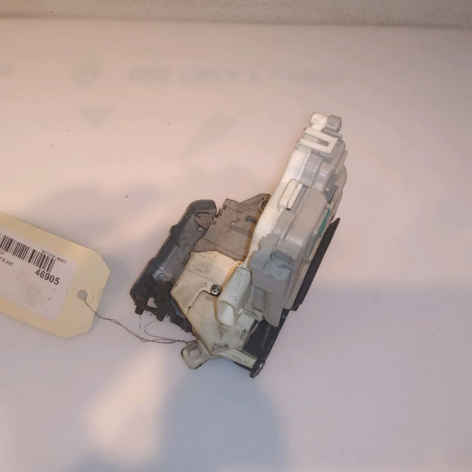 Serrure porte avd occasion AUDI A1 8X1837016C 1