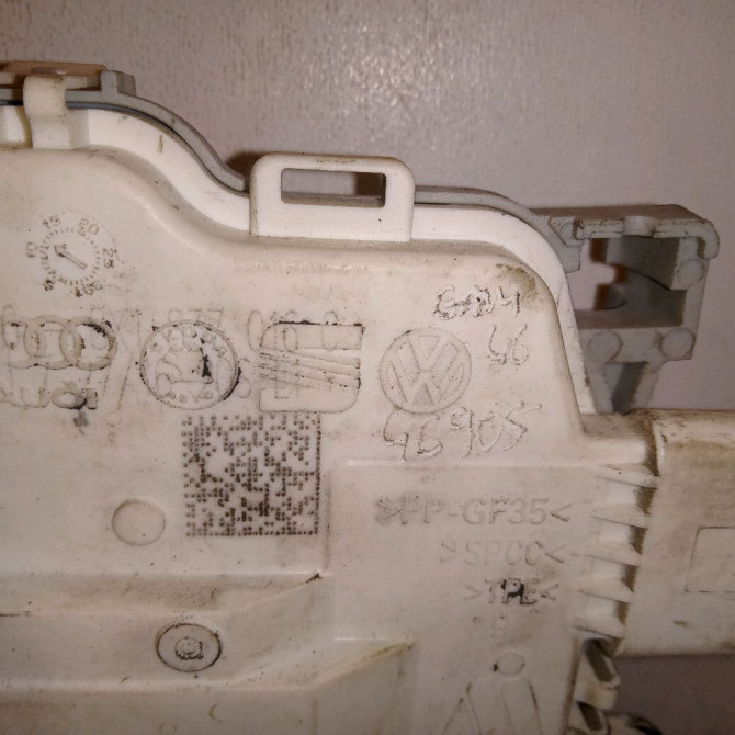 Serrure porte avd occasion AUDI A1 8X1837016C 2