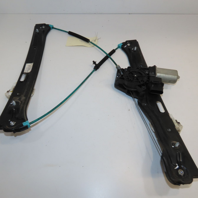 Mecanisme+moteur leve-glace avg occasion B.M.W. SERIE 1 II Phase 1 08-2011->06-2015 116D 116ch 51337281881 2