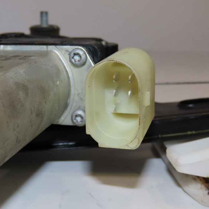 Mecanisme+moteur leve-glace arg occasion B.M.W. SERIE 1 II Phase 1 08-2011->06-2015 116D 116ch 51357281883 3