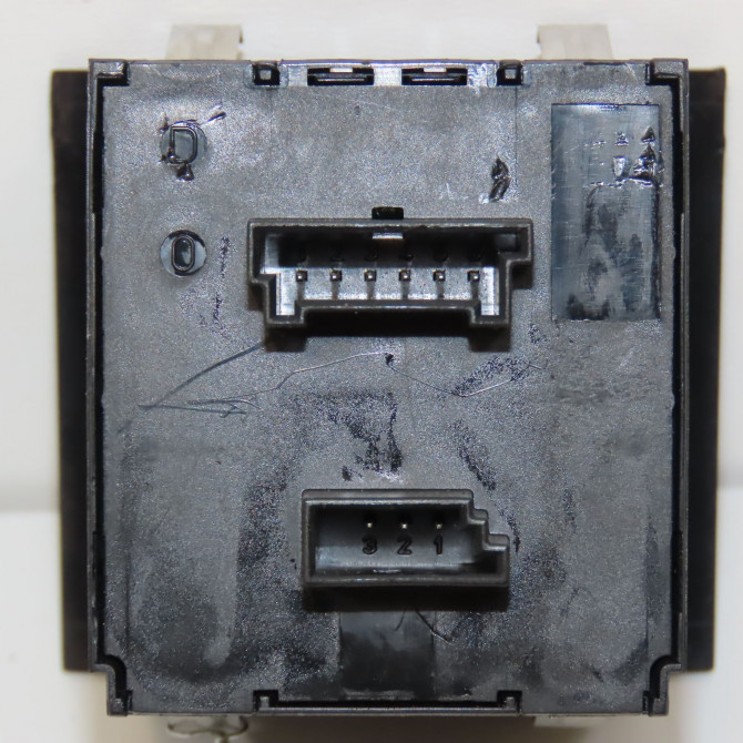 Bouton de warning occasion B.M.W. SERIE 3 V Phase 1 03-2005->09-2008 318D 122ch 2