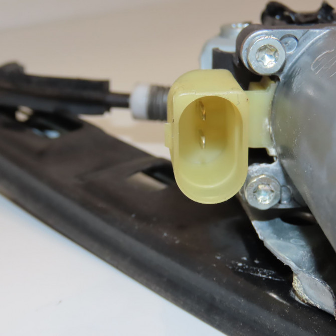 Mecanisme + moteur lève-glace avant droit occasion B.M.W. SERIE 3 IV Phase 2 09-2001->03-2005 51337077500 3