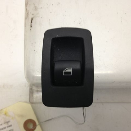 Commande lève-glace porte avant droite occasion B.M.W. SERIE 3 III Phase 1 01-1991->04-1998 318 TDS 61316945876