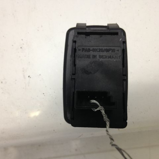 Commande lève-glace porte avant droite occasion B.M.W. SERIE 3 III Phase 1 01-1991->04-1998 318 TDS 61316945876 2