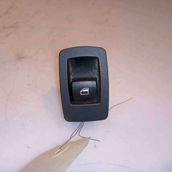 Commande leve-glace porte arrière gauche occasion B.M.W. SERIE 3 V Phase 1 03-2005->09-2008 320d 177ch 61316945876 1