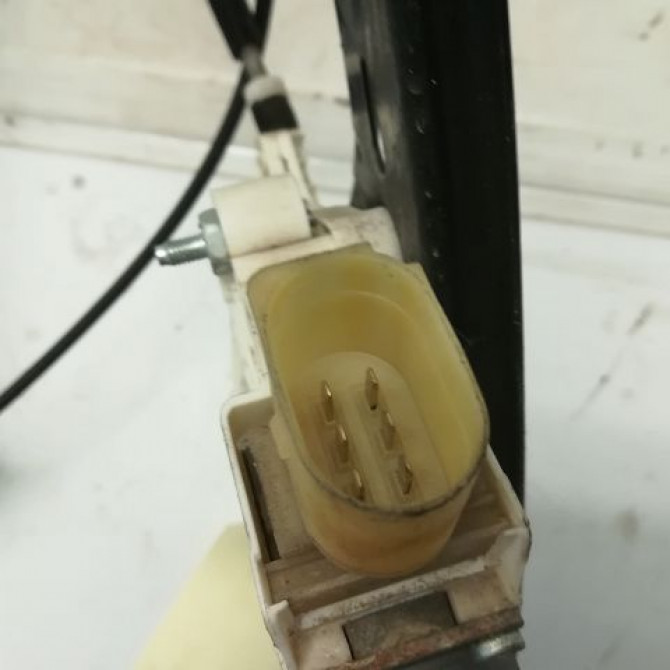 Mecanisme+moteur leve-glace avg occasion B.M.W. SERIE 3 V Phase 2 09-2008->12-2011 320d 184ch 51337140587 3