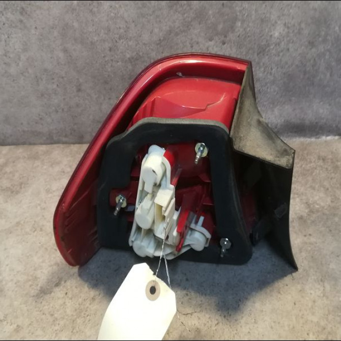 Feu arrière droit occasion B.M.W. SERIE 3 V Phase 1 03-2005->09-2008 63216937458 2