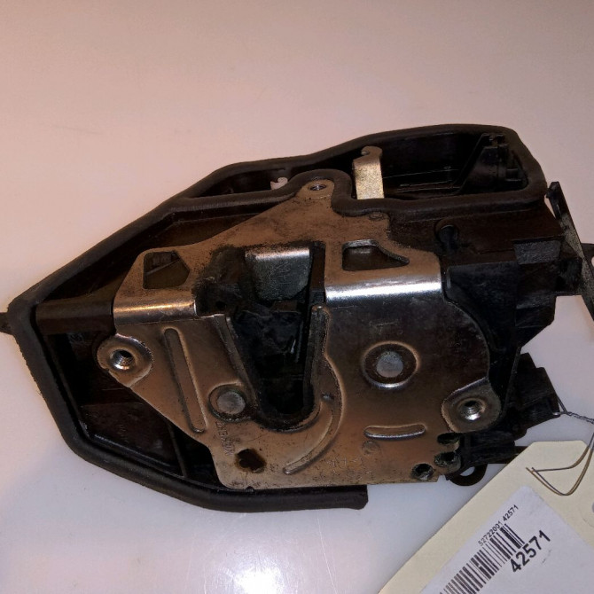 Serrure porte arg occasion B.M.W. SERIE 1 I Phase 1 05-2004->12-2006 120d 51227202147 1